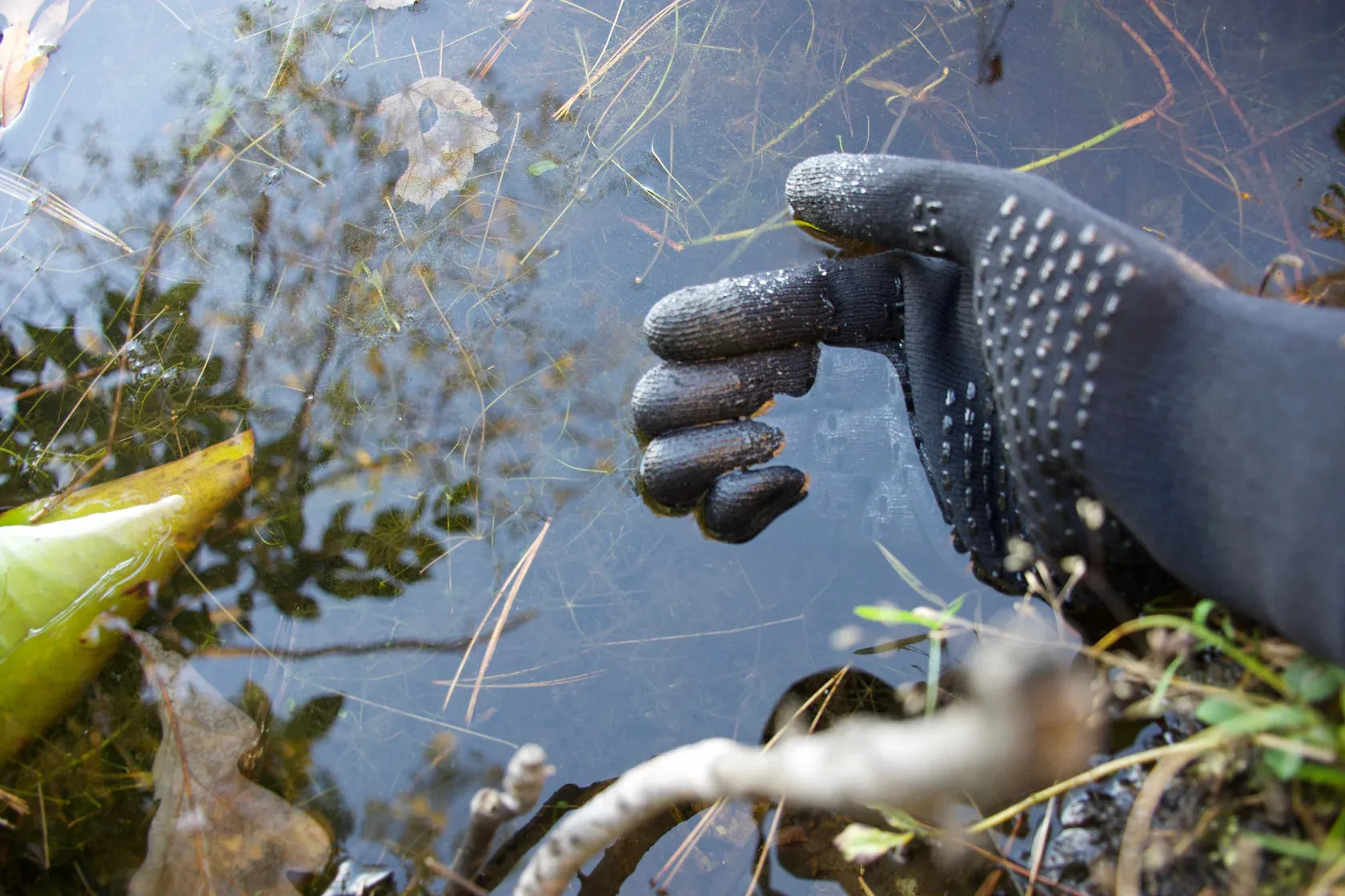 CrossPoint Waterproof Knit Gloves: Sport