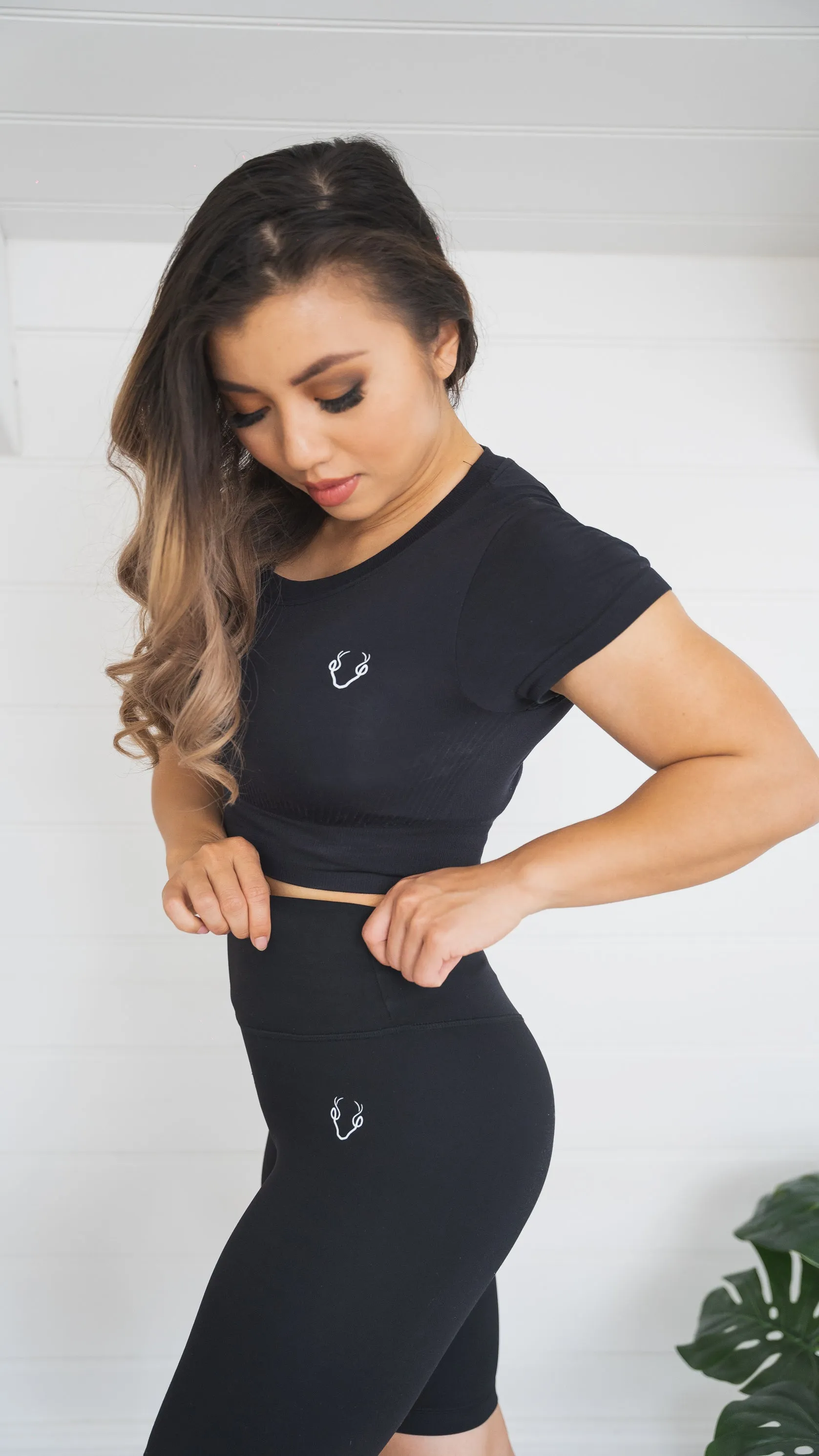 High Waist Scrunch Bike Shorts - Black